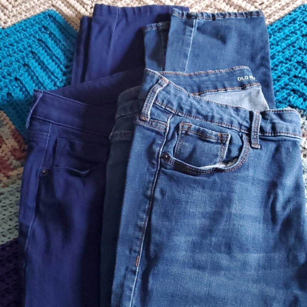 2 Pair of Old Navy Rockstar Jeans
